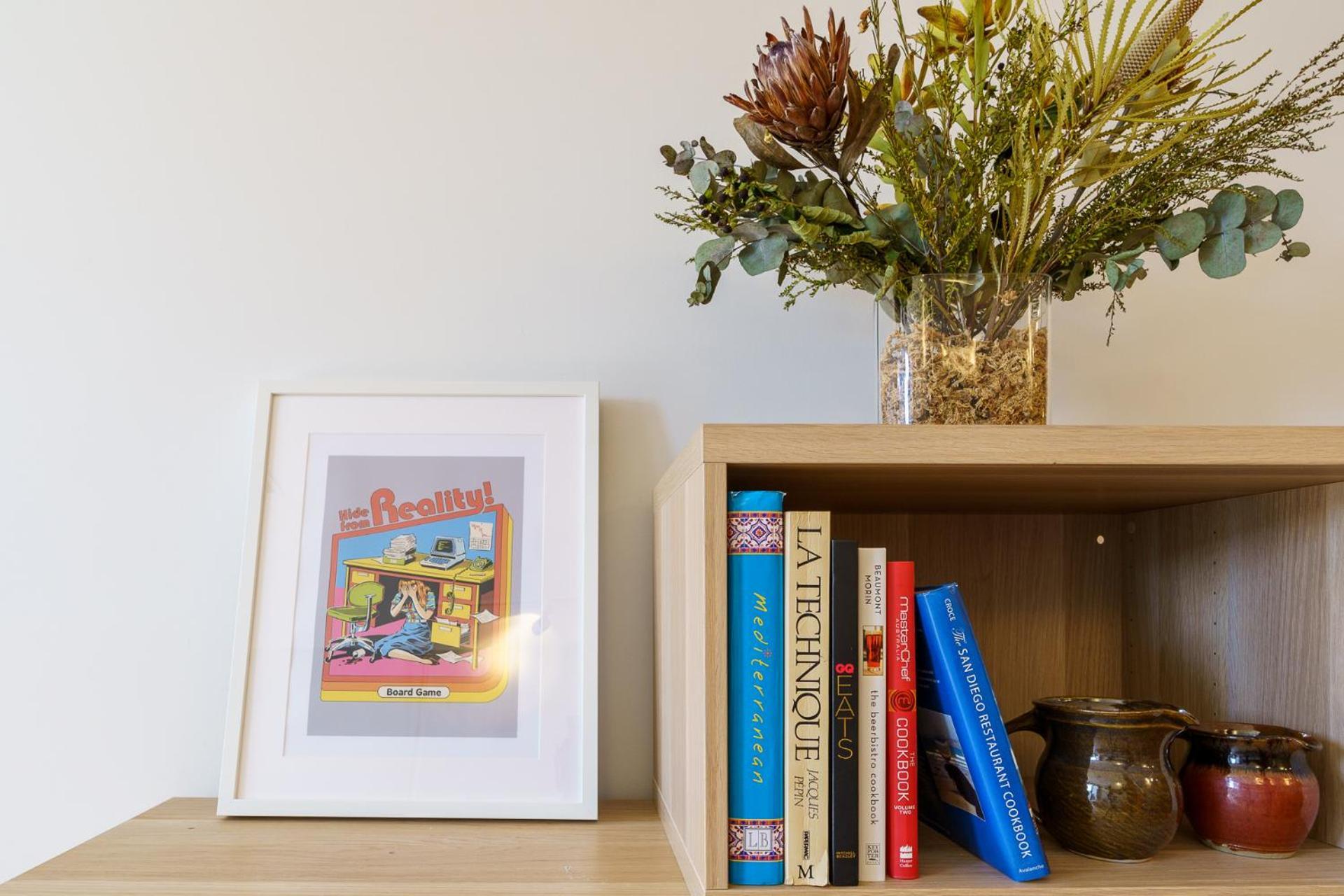 Cosy With Study In Braddon Apartment *